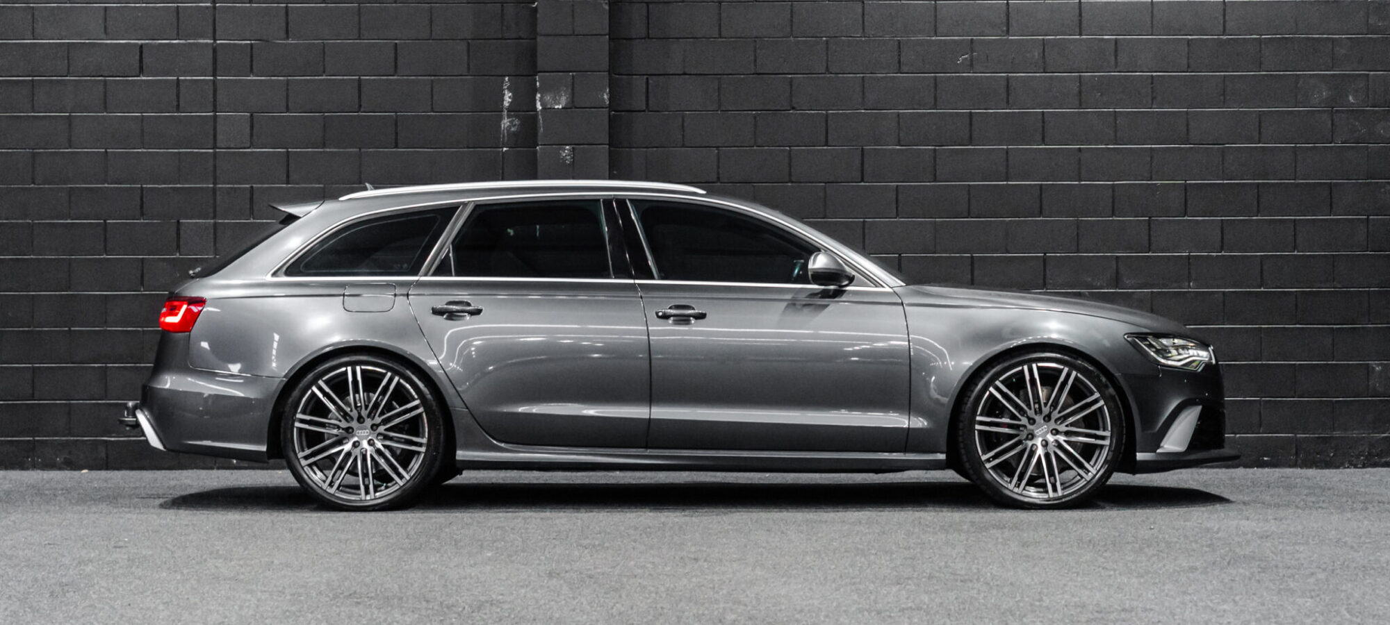 Vehicle Gallery Image