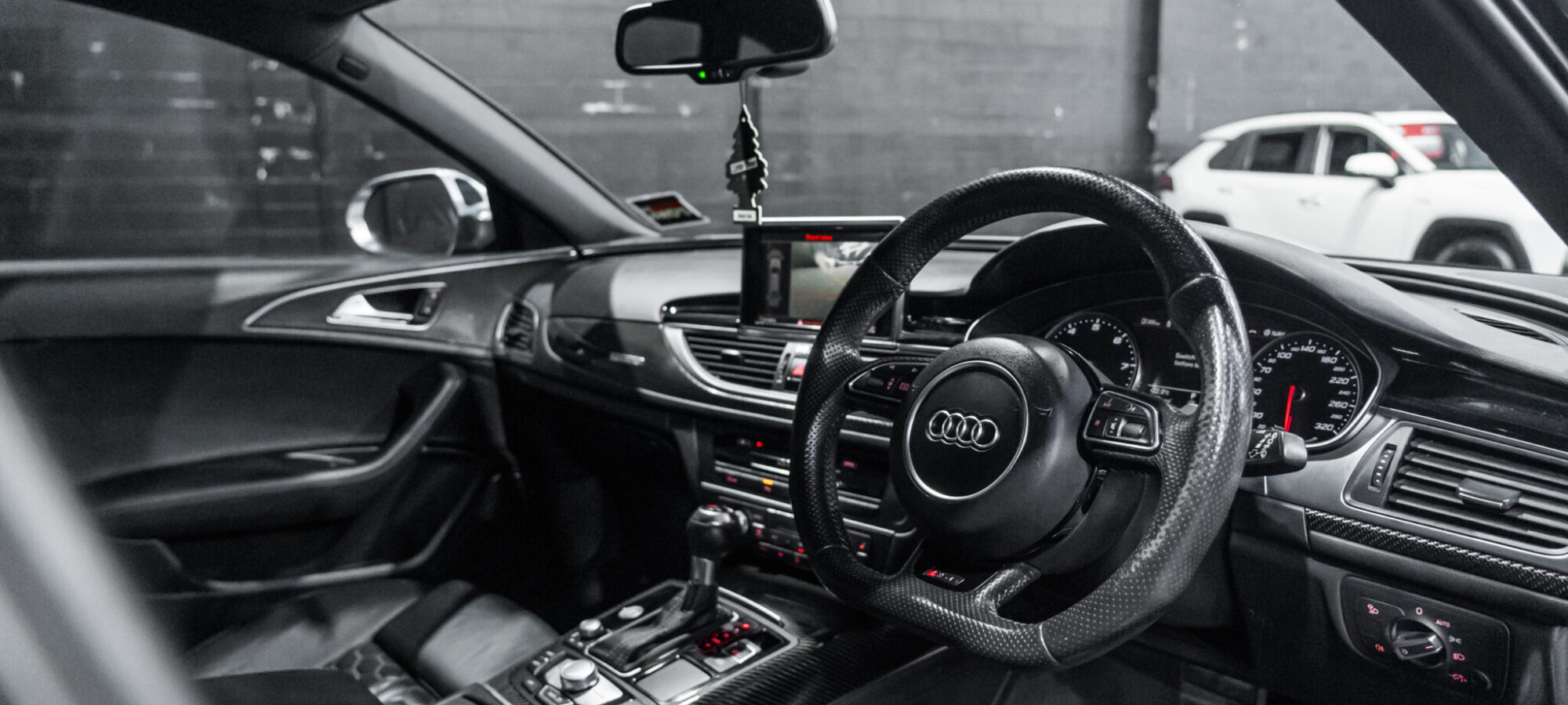 Vehicle Gallery Image