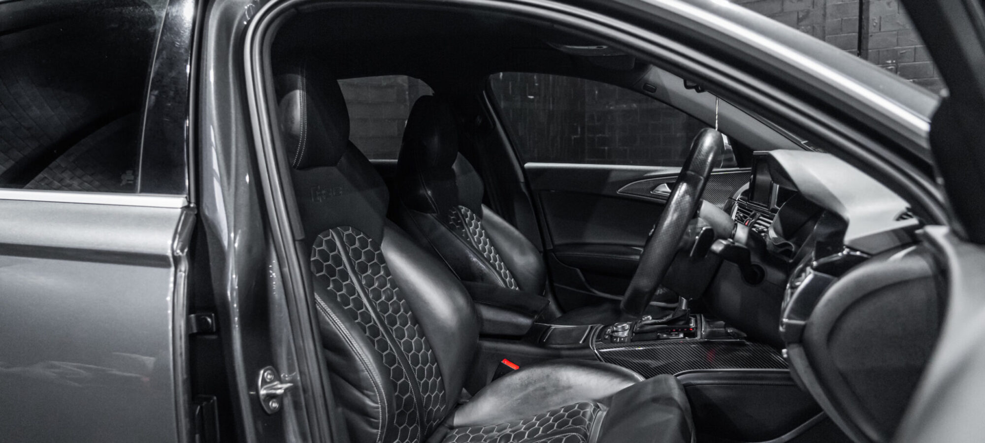 Vehicle Gallery Image