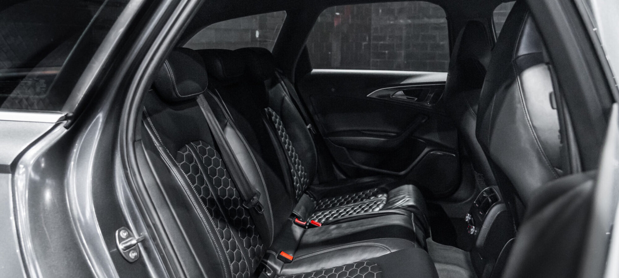 Vehicle Gallery Image