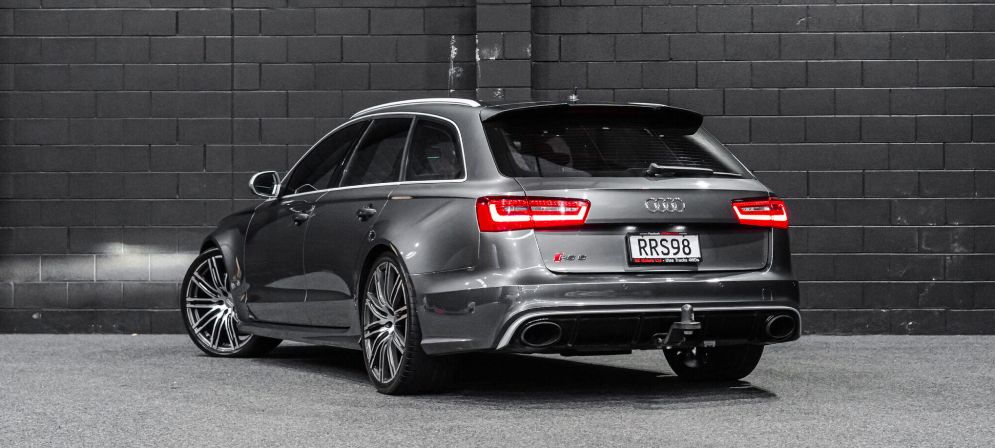 Vehicle Gallery Image