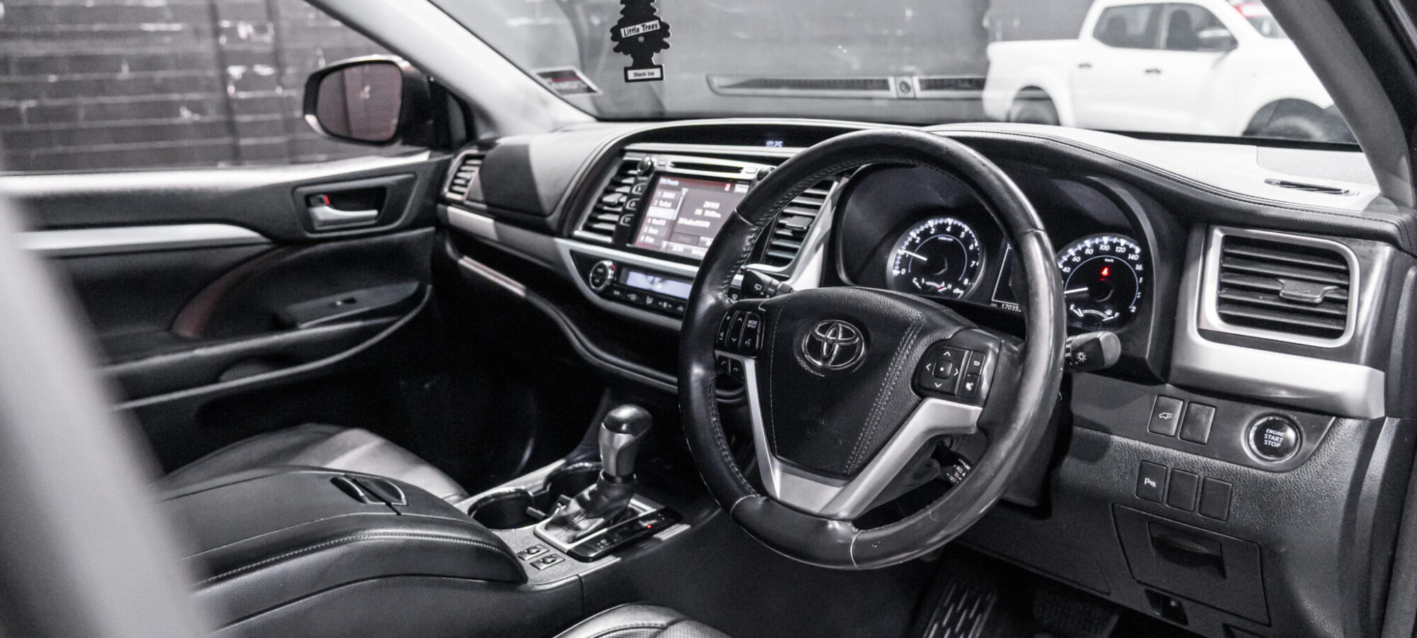 Vehicle Gallery Image