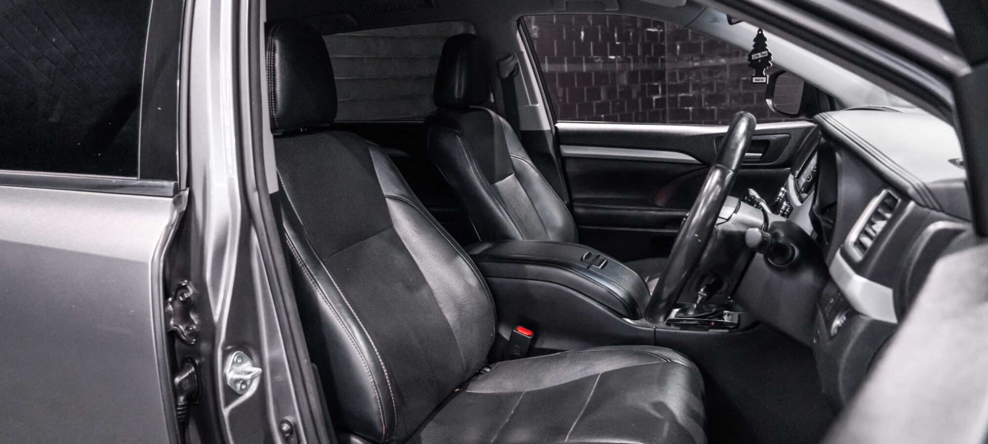 Vehicle Gallery Image