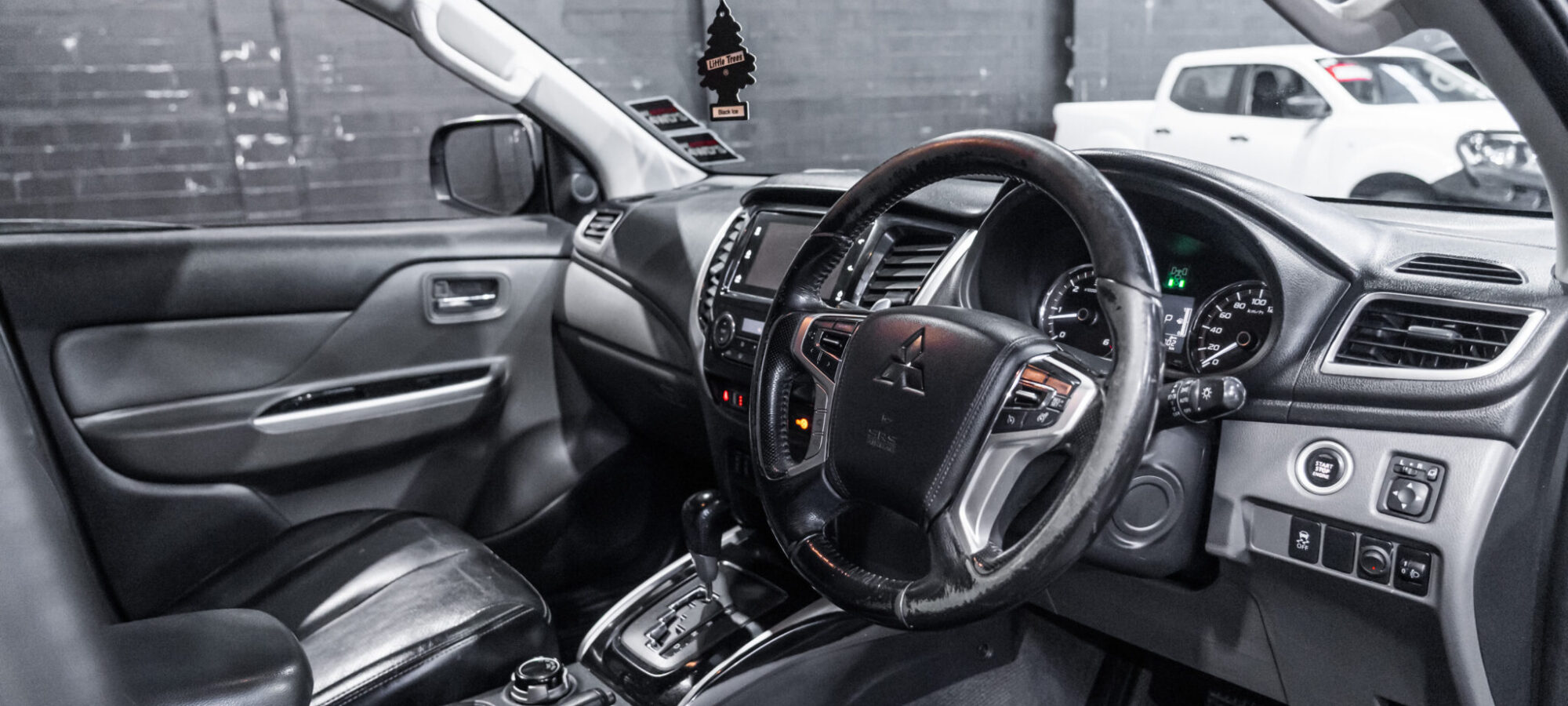 Vehicle Gallery Image