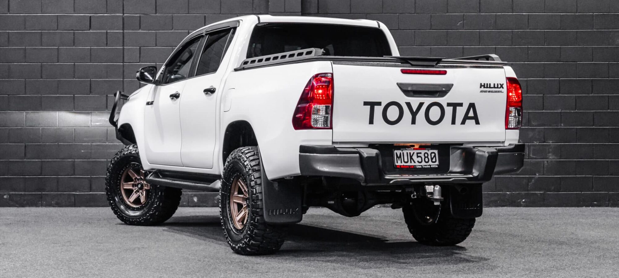 Vehicle Gallery Image