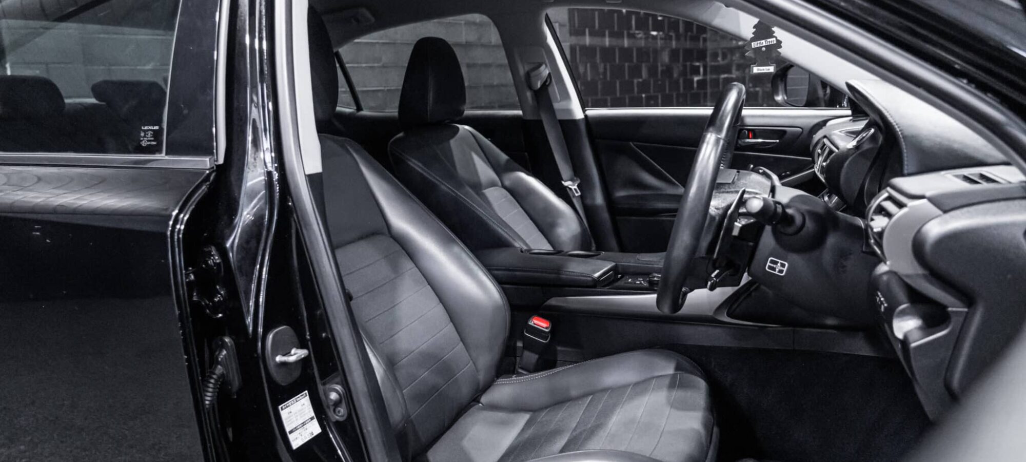 Vehicle Gallery Image