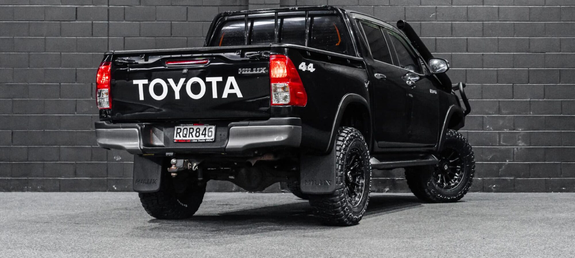 Vehicle Gallery Image