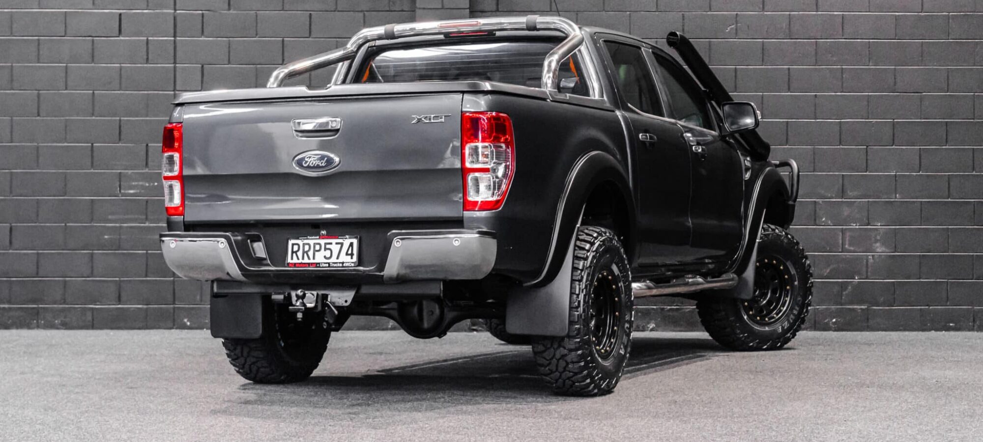 Vehicle Gallery Image