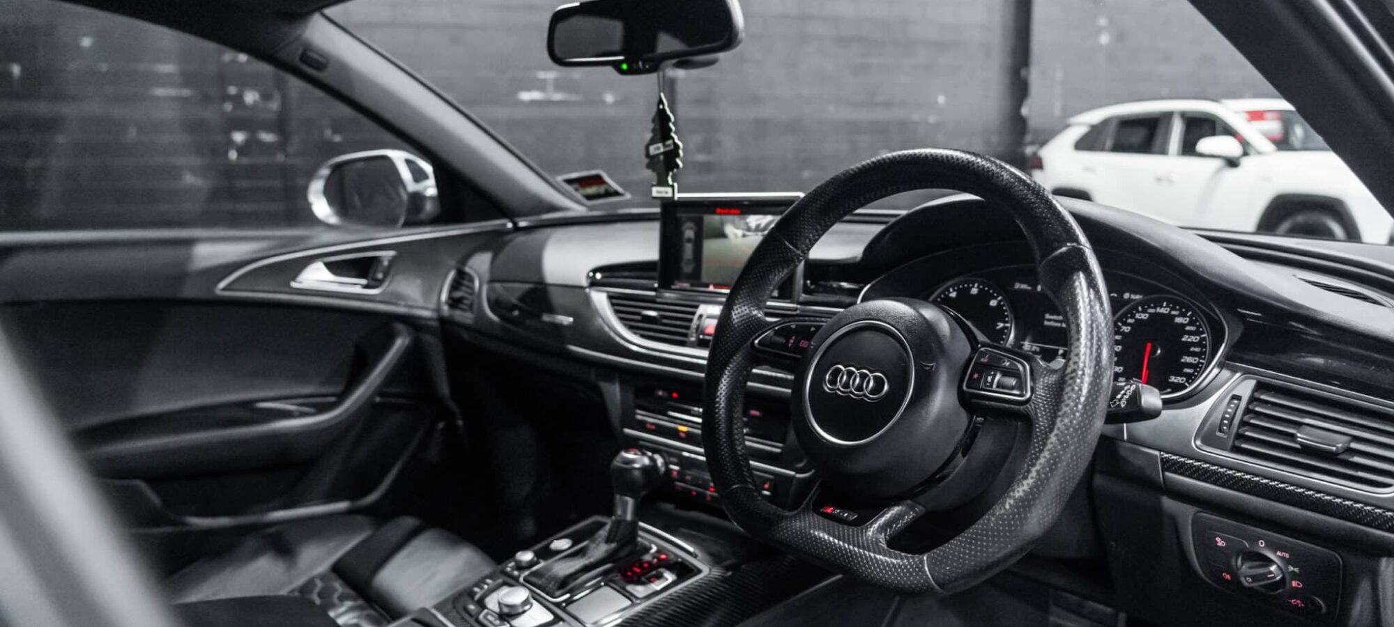 Vehicle Gallery Image