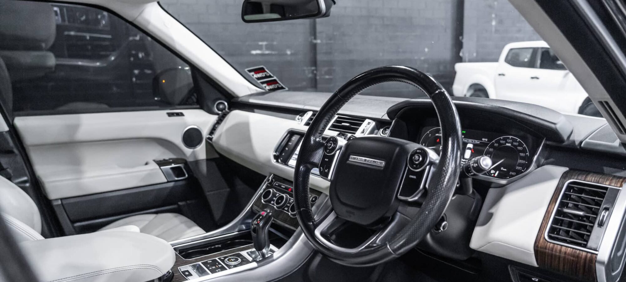 Vehicle Gallery Image