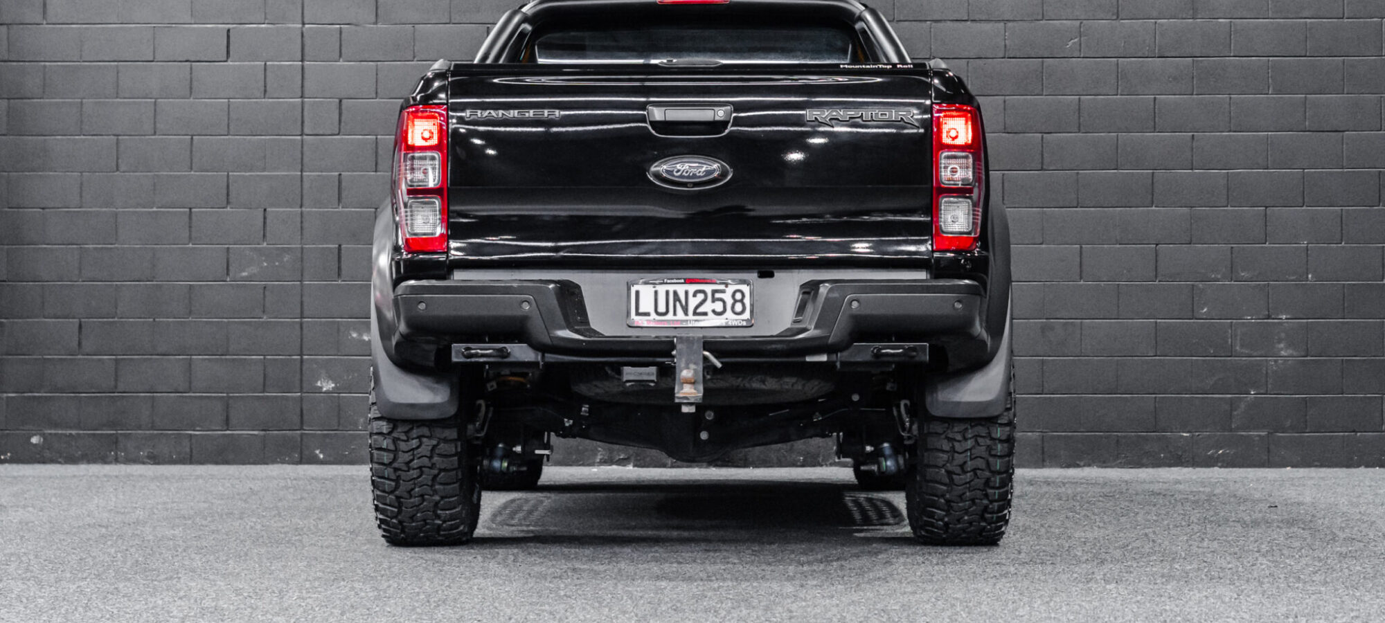 Vehicle Gallery Image