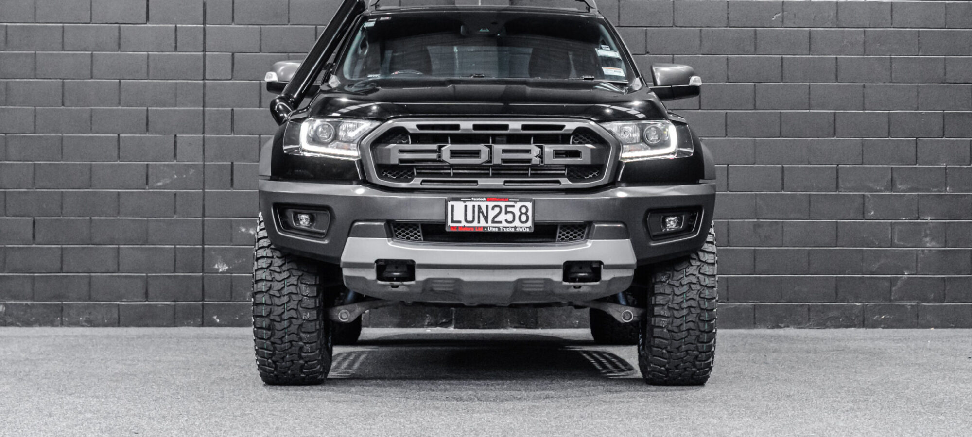 Vehicle Gallery Image