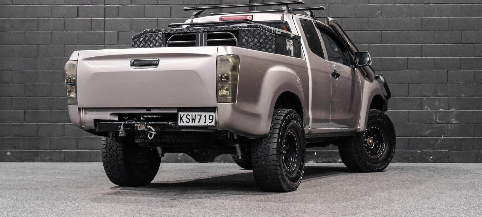 Vehicle Gallery Image