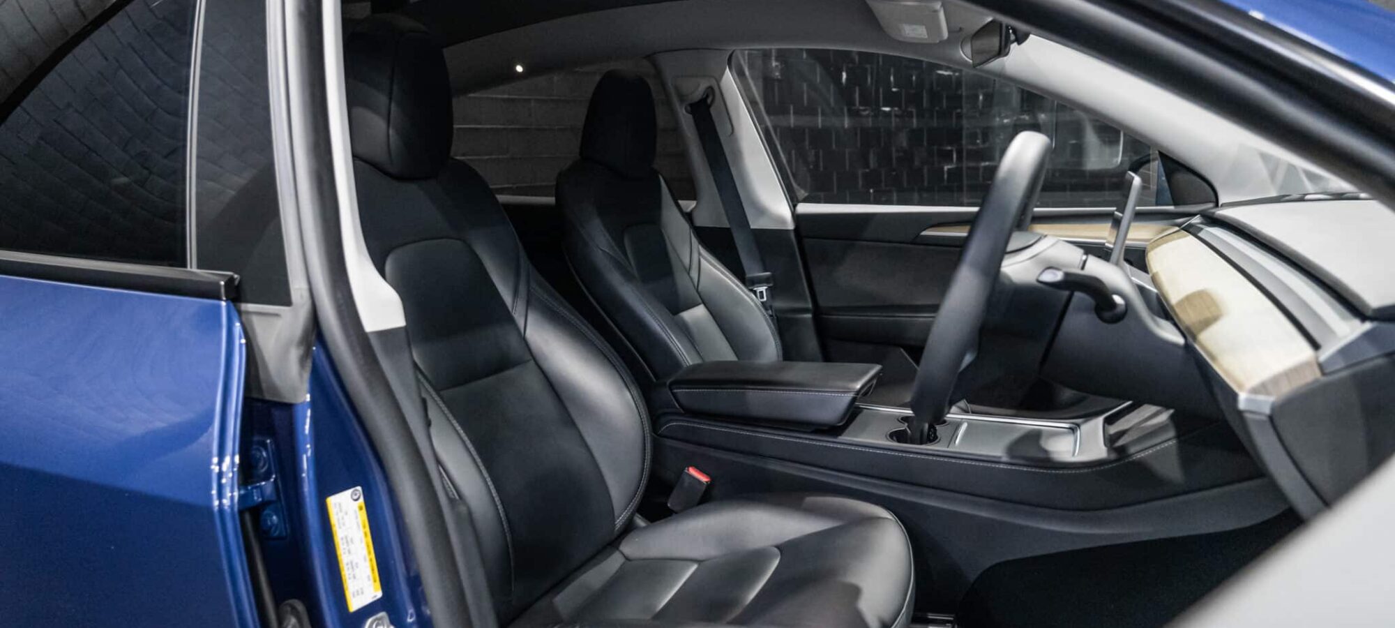 Vehicle Gallery Image