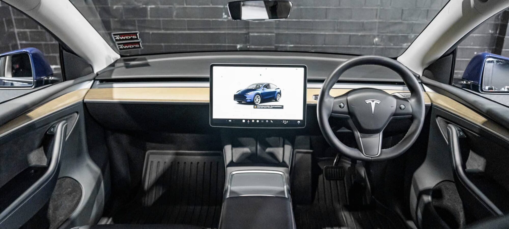 Vehicle Gallery Image