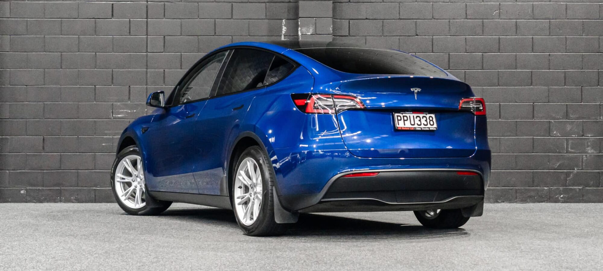 Vehicle Gallery Image