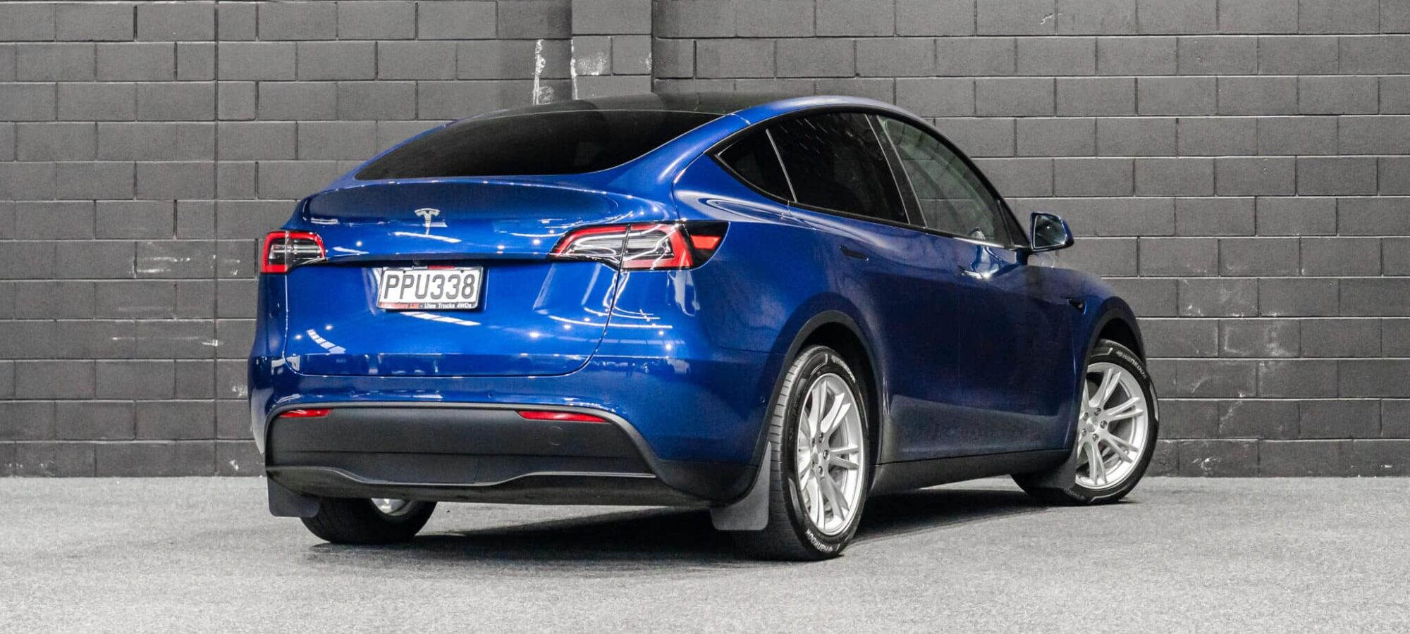 Vehicle Gallery Image